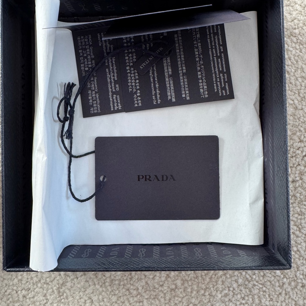 ***BRAND NEW*** Prada Re-Nylon Pink Hair Scrunchie - Picture 9 of 9